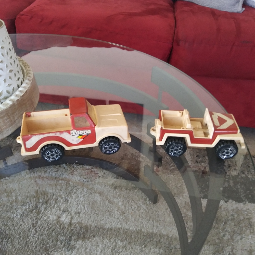TORCO JEEP & pick up .steel & plastic 1980 vtg .you get what you see on picures